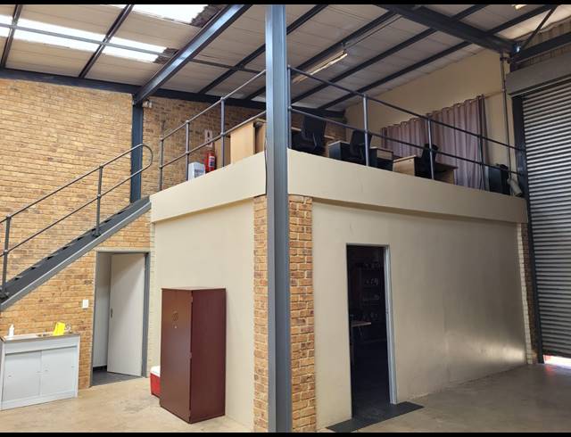 154M² WAREHOUSE TO LET IN CHLOORKOP